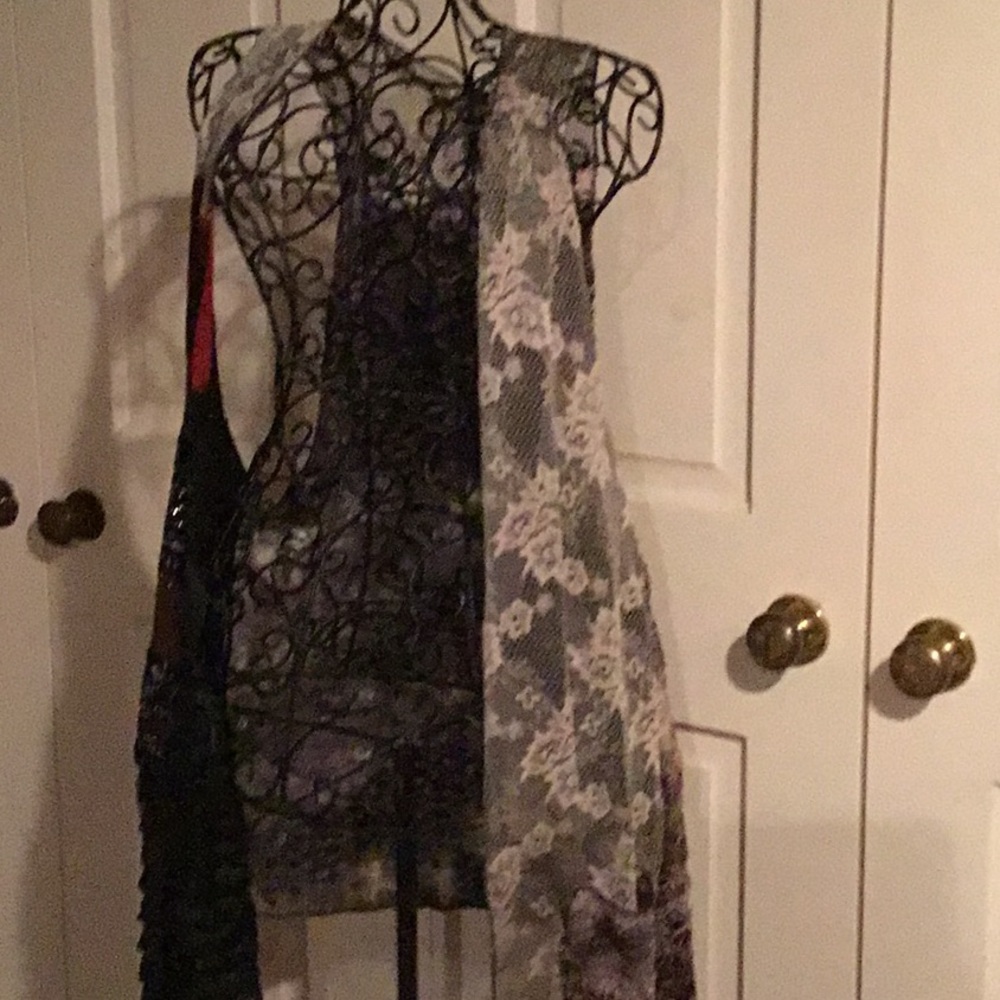 Vest - Picture 2 of 5